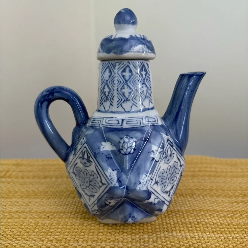 Beautiful Blue and White Chinese Teapot